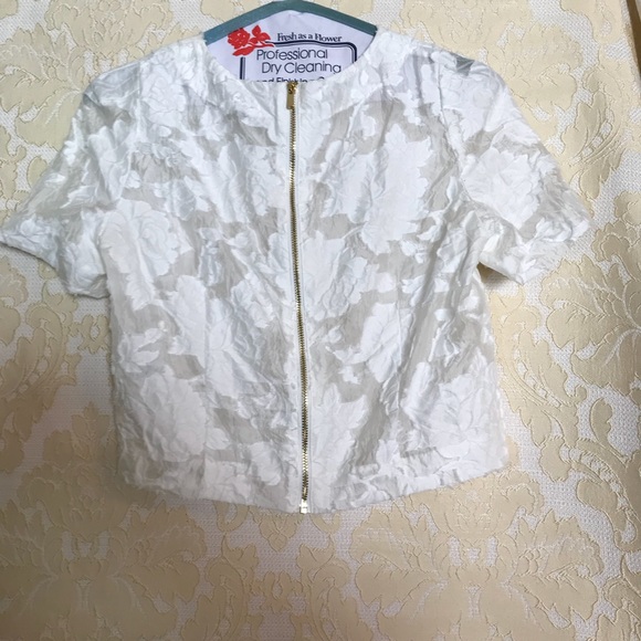 Beautiful lace top with zipper back - size 6 - Picture 5 of 6